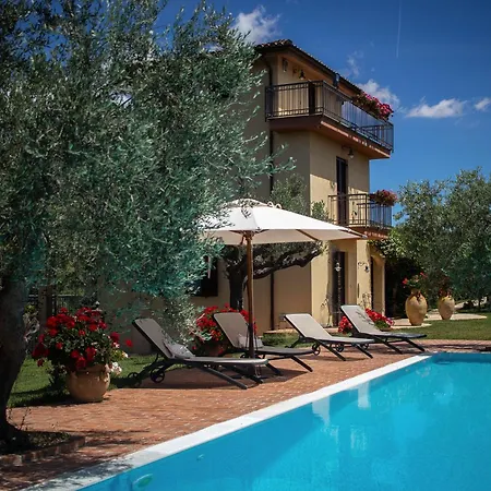 Pollitium Villa *